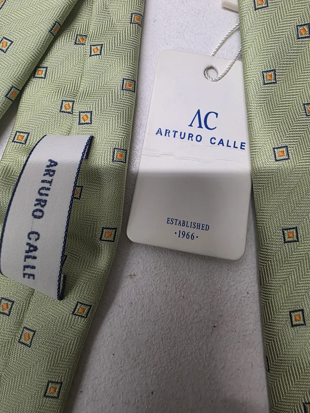 Arturo Calle Men's Green Geometric Necktie Italian Fabric New With Tags